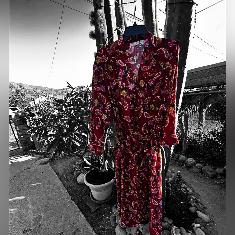 Women’s Paisley Vintage gold tag Victoria’s Secret Robe M/L